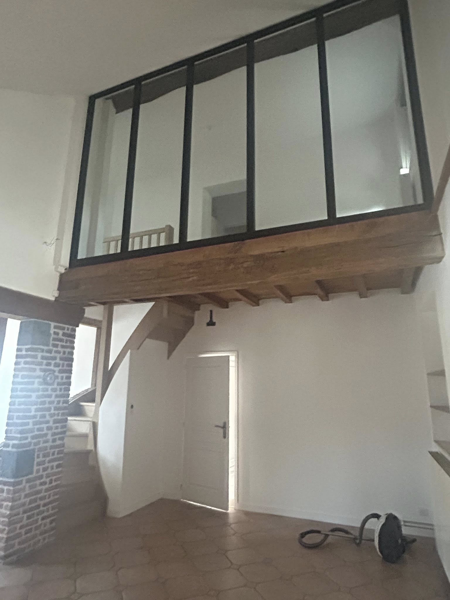 rénovation d'une maison incendiée - Pont sur Sambre